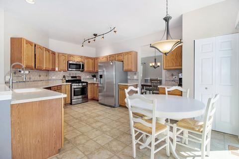 140 Troutman Dr, Bartlett, IL 60103 photo 10