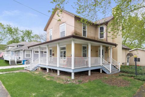 703 E Illinois Ave, Morris, IL 60450 photo 2