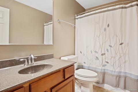 3404 Cameron Dr, Elgin, IL 60124 photo 10