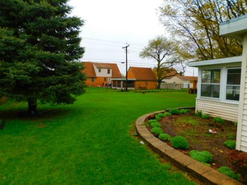 112 S Weston Ave, Elgin, IL 60123 photo 2
