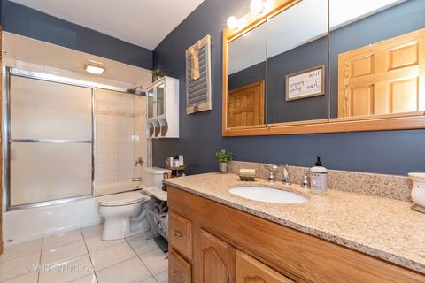 3679 Whispering Trails Dr, Hoffman Estates, IL 60192 photo 12