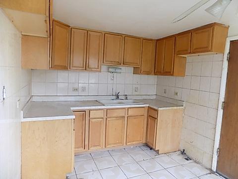 1315 E 83rd St, Chicago, IL 60619 photo 4