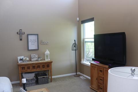 989 Oak Ridge Blvd, Elgin, IL 60120 photo 2