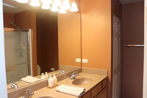 989 Oak Ridge Blvd, Elgin, IL 60120 photo 12