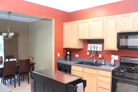 989 Oak Ridge Blvd, Elgin, IL 60120 photo 8