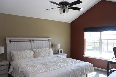 989 Oak Ridge Blvd, Elgin, IL 60120 photo 9