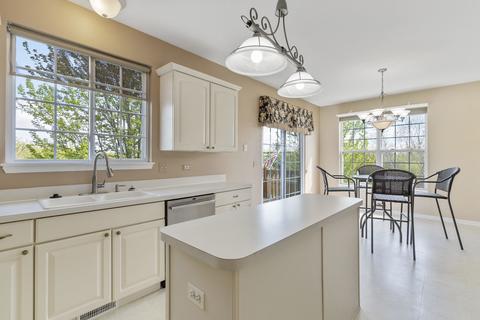 534 Declaration Ln, Aurora, IL 60502 photo 5
