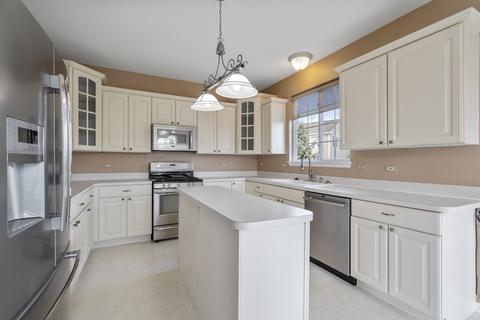 534 Declaration Ln, Aurora, IL 60502 photo 3