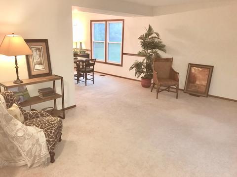 2016 Appaloosa Ct W, Wheaton, IL 60187 photo 2
