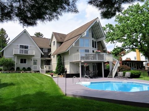 2410 Orchard Beach Rd, Mchenry, IL 60050 photo 1