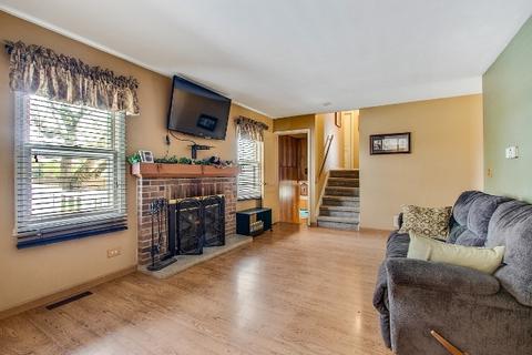 853 Walnut Ct, Marengo, IL 60152 photo 4