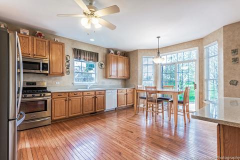 176 Dallas Dr, Bartlett, IL 60103 photo 4