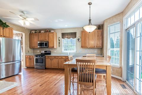 176 Dallas Dr, Bartlett, IL 60103 photo 3