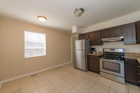 2313 Saint James St, Rolling Meadows, IL 60008 photo 8