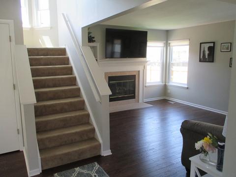 363 Bravo Ct, Bartlett, IL 60103 photo 3