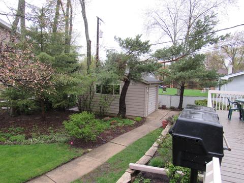 555 Avondale Ln, Hoffman Estates, IL 60169 photo 9