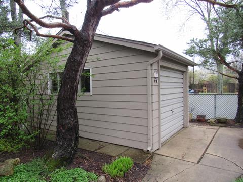 555 Avondale Ln, Hoffman Estates, IL 60169 photo 5