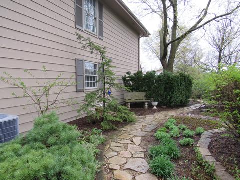 555 Avondale Ln, Hoffman Estates, IL 60169 photo 10
