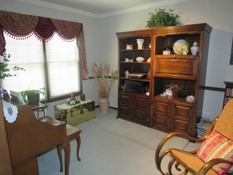 555 Avondale Ln, Hoffman Estates, IL 60169 photo 25