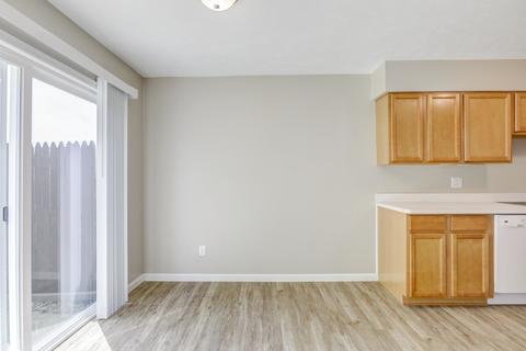 1713 King Dr #B, Normal, IL 61761 photo 8