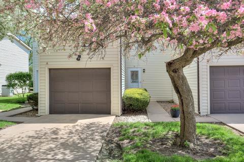 1713 King Dr #B, Normal, IL 61761 photo 1