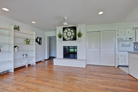 151 E Hillside Rd, Barrington, IL 60010 photo 4