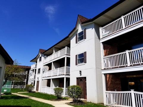 185 Gregory St #15, Aurora, IL 60504 photo 1