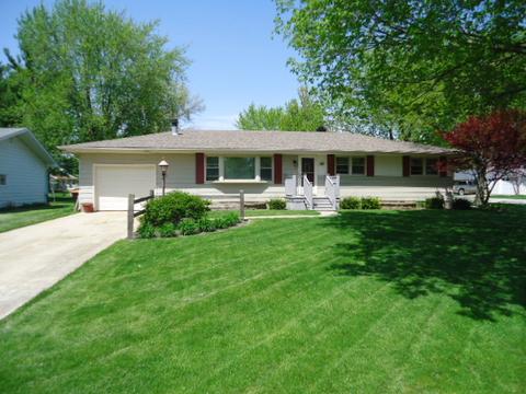 116 E 7th St, Gridley, IL 61744 photo 1