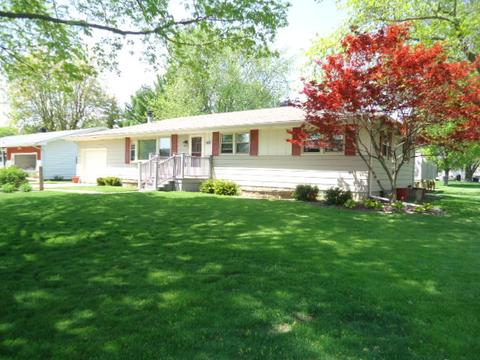 116 E 7th St, Gridley, IL 61744 photo 2
