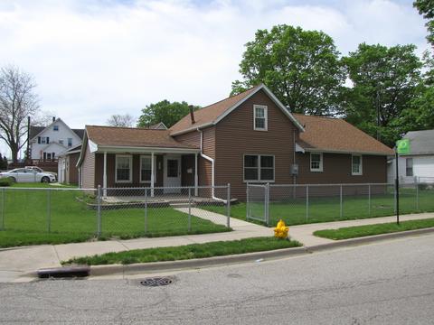 345 E Lincoln St, Bloomington, IL 61701 photo 1