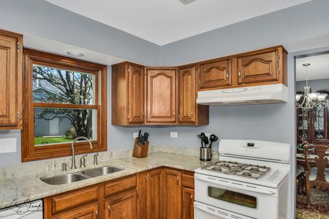 2000 Royal Blvd, Elgin, IL 60123 photo 9