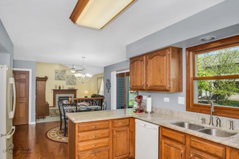 2000 Royal Blvd, Elgin, IL 60123 photo 8
