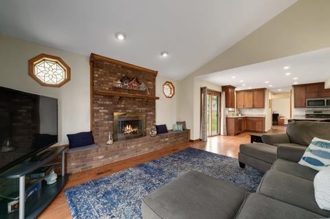 16 E Division St, Lemont, IL 60439 photo 12