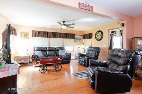 124 E Plank Rd, Burlington, IL 60109 photo 2