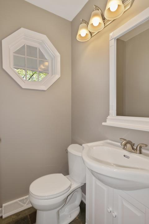 912 S Maple St, Mount Prospect, IL 60056 photo 8