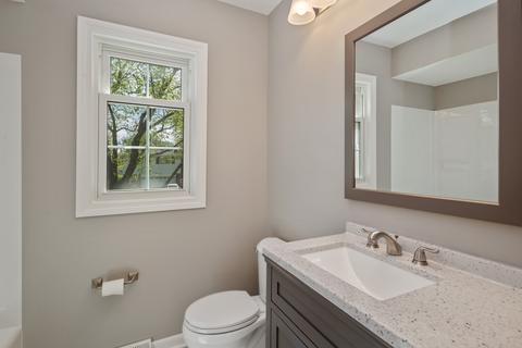 912 S Maple St, Mount Prospect, IL 60056 photo 17