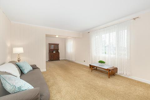 1045 Aspen St, Hoffman Estates, IL 60169 photo 6
