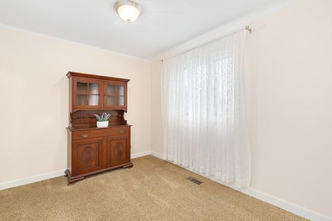 1045 Aspen St, Hoffman Estates, IL 60169 photo 7