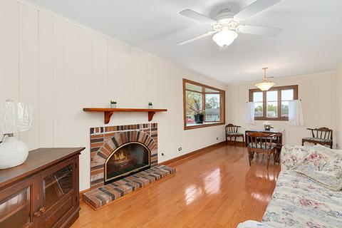1045 Aspen St, Hoffman Estates, IL 60169 photo 17