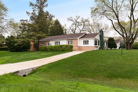 1045 Aspen St, Hoffman Estates, IL 60169 photo 1