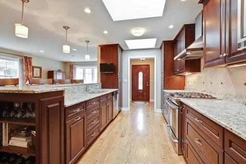1435 Phoenix Dr, Des Plaines, IL 60018 photo 6