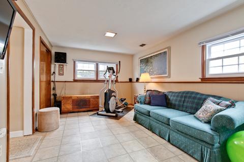1435 Phoenix Dr, Des Plaines, IL 60018 photo 25