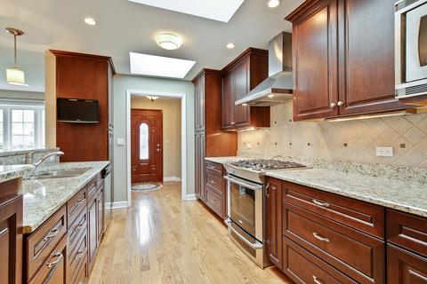 1435 Phoenix Dr, Des Plaines, IL 60018 photo 7