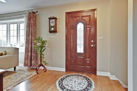 1435 Phoenix Dr, Des Plaines, IL 60018 photo 3