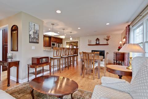 1435 Phoenix Dr, Des Plaines, IL 60018 photo 11