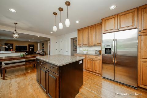 564 Hevern Dr, Wheaton, IL 60189 photo 8