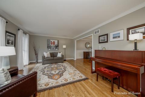 564 Hevern Dr, Wheaton, IL 60189 photo 3