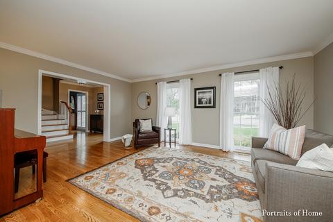 564 Hevern Dr, Wheaton, IL 60189 photo 4