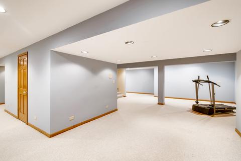 945 Harmon Blvd, Hoffman Estates, IL 60169 photo 32