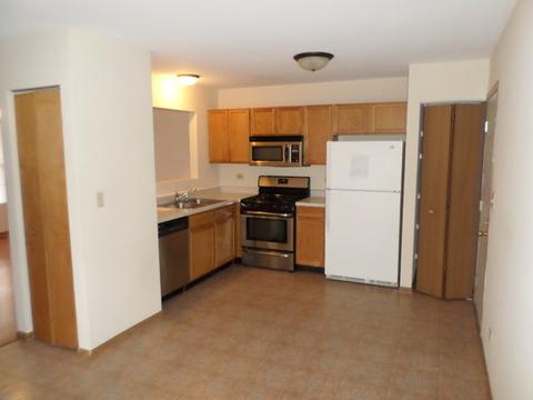 4100 Rivertowne Dr, Plainfield, IL 60586 photo 2